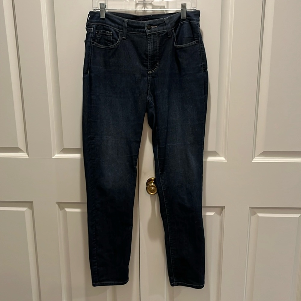 NYDJ Alina jeans. Size 8.